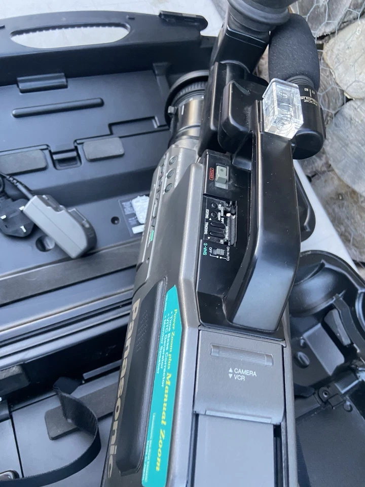 Panasonic NV-MS5B S-VHS Video Camera - Not Tested , Sold For Parts - Image 4 of 4