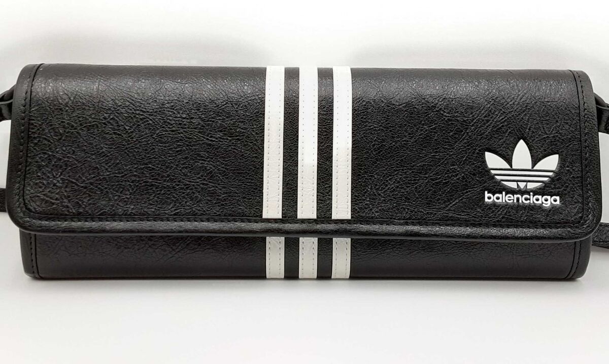 Balenciaga X Adidas Black Leather Strap Wallet Ebixzsa Balenciaga X Adidas Black Leather Strap Wallet Ebixzsa