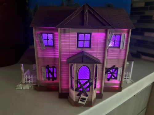 O Scale Haunted / Abandoned House w/ light kit - Picture 14 of 15