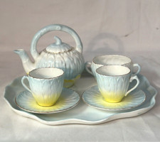 ANTIQUE VICTORIAN CHILDREN'S PORCELAIN TEA SET