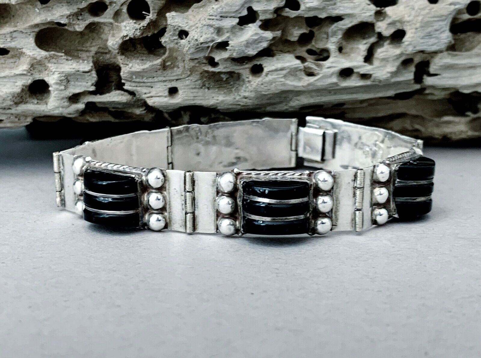 Mexico Vintage Mid Century Onyx Bracelet | labiela.com