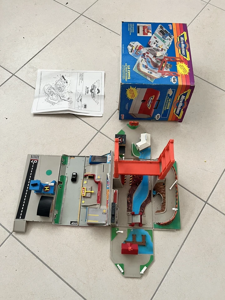 La Città Delle Micro Machines Gig Galoob Toys Anni 1988 Cassetta Degli Attrezzi - Immagine 3 di 4