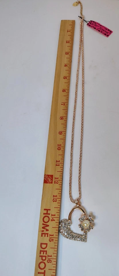 Betsey Johnson Cristales Blancos en un Corazón Colgante con Collar Dorado ¡Nueva Belleza! Foto 3 de 3