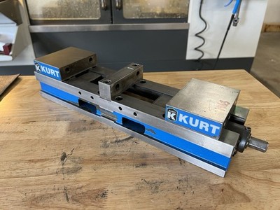 Kurt DL430 Machine Vise 4 in Jaw Width, 4 in Jaw Opening Capacity