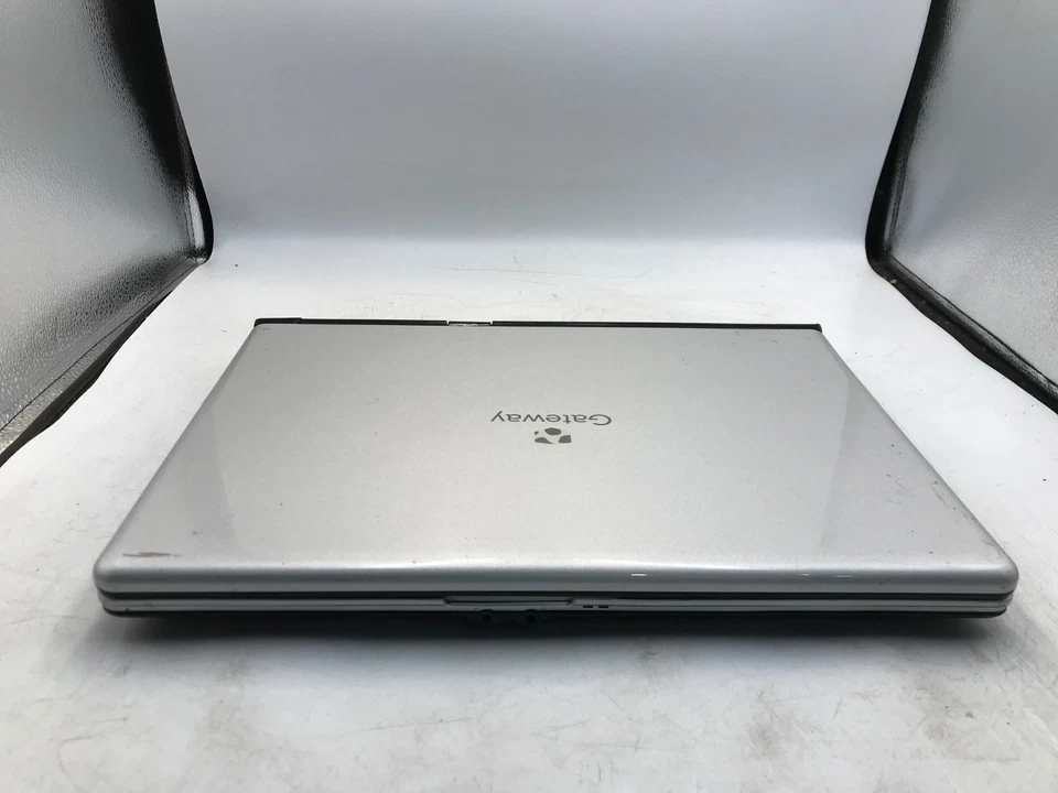 Gateway SA1 M Series Intel Pentium Dual-Core 15" Laptop-NO POWER-MZ - Image 2 of 4