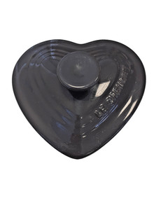 Le Creuset Stoneware Heart Shaped Ramekin Casserole Dish Lid Grey 17 02 B13 G915
