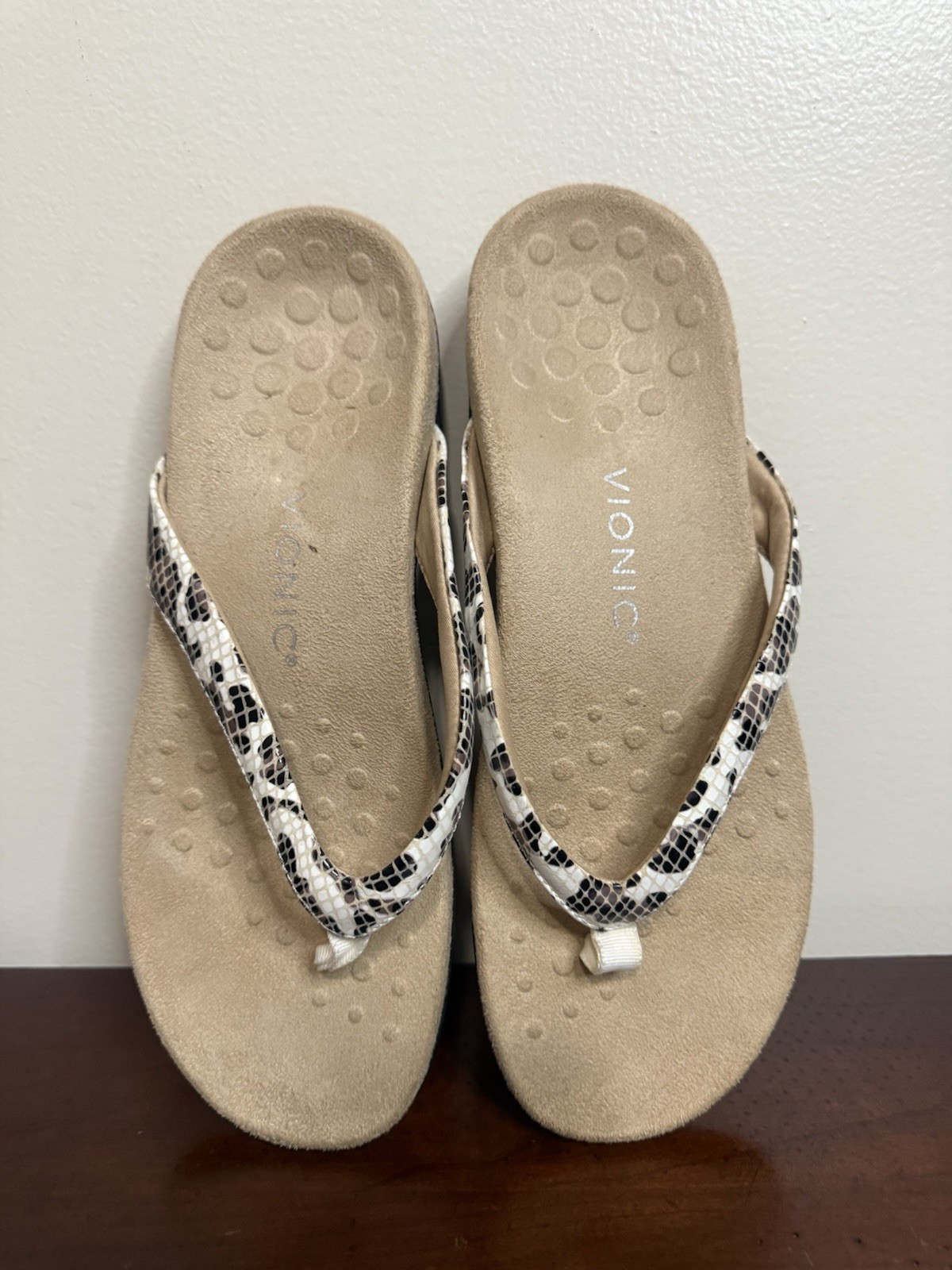 Vionic Tan and Black leopard Patterned Sandals in… - image 1