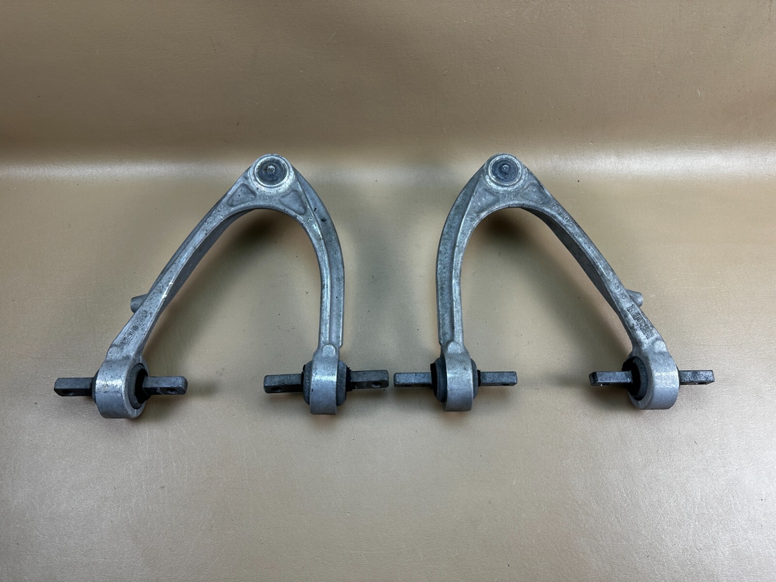 FERRARI 458 ITALIA FRONT Left Right UPPER CONTROL ARM OEM 235137