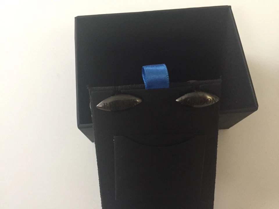 Stephen Webster Beasts Of London Electric Eel cufflinks Black Rhodium $595 - Image 3 of 4