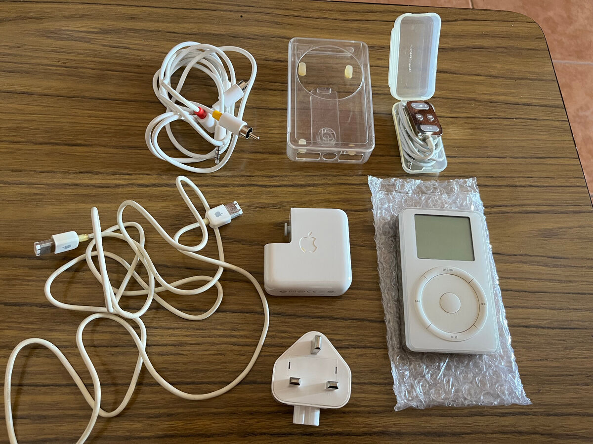 Apple iPod Classic 2nd Generation A1019 10GB 2002 M8740B/A Apple iPod Classic 2nd Generation A1019 10GB 2002 M8740B/A
