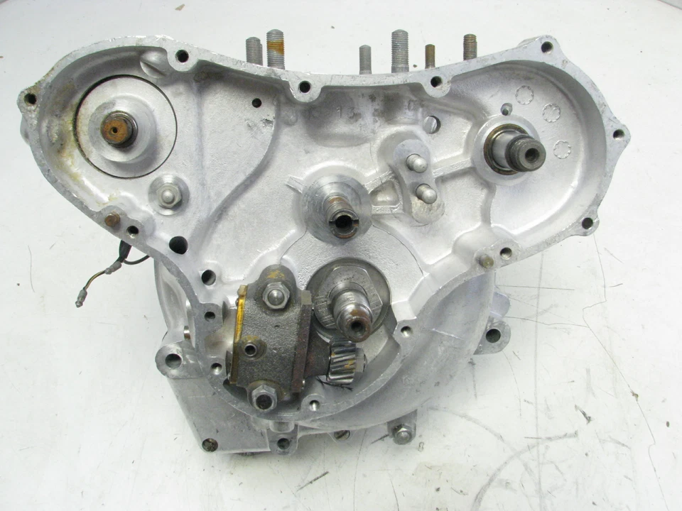 Norton Commando 750 1968 fabricante original motor cárter cárter cárter bloque Foto 2 de 4