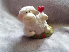 Dekoration Deko Schaf Mit Herz, halb Liegend.