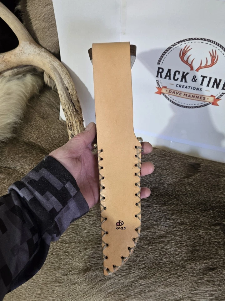 HERMOSO CUCHILLO DE CAZA CON CUERNO DE CIERVO HECHO A MANO HOJA DE CARBONO CON FUNDA 12"  Foto 4 de 4