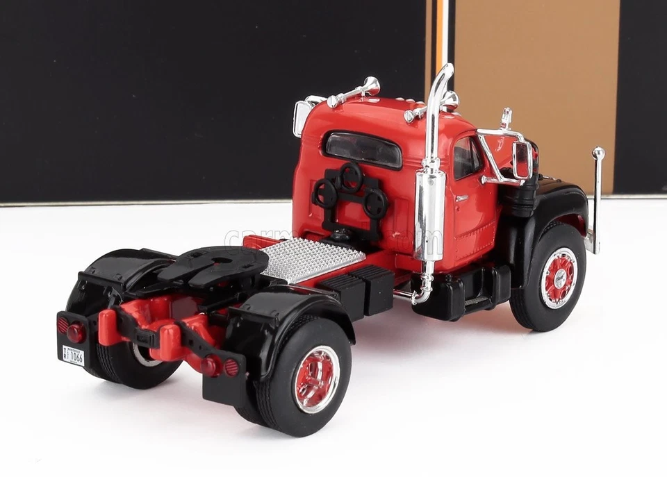 MODELLINO CAMION STATICO IXO MACK B61 TRACTOR TRUCK 2 ASSI 1953 ROSSO NERO 1/64 - Immagine 2 di 4