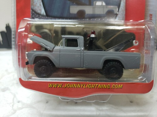 Johnny Lightning 1959 Ford Pickup Tow Truck Truckin America In Primer Gray - Picture 2 of 3