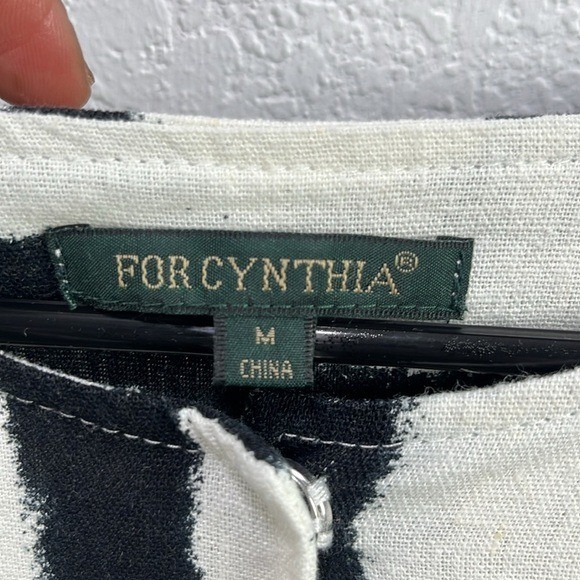 For Cynthia Women's Black and White Zebra Print Blouse Sz M  Linen Blend Career image 2