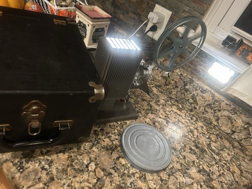 Ancien projecteur cinéma 8mm - Kodascope Eight-33 (Kodak) + Transformateur - Collection