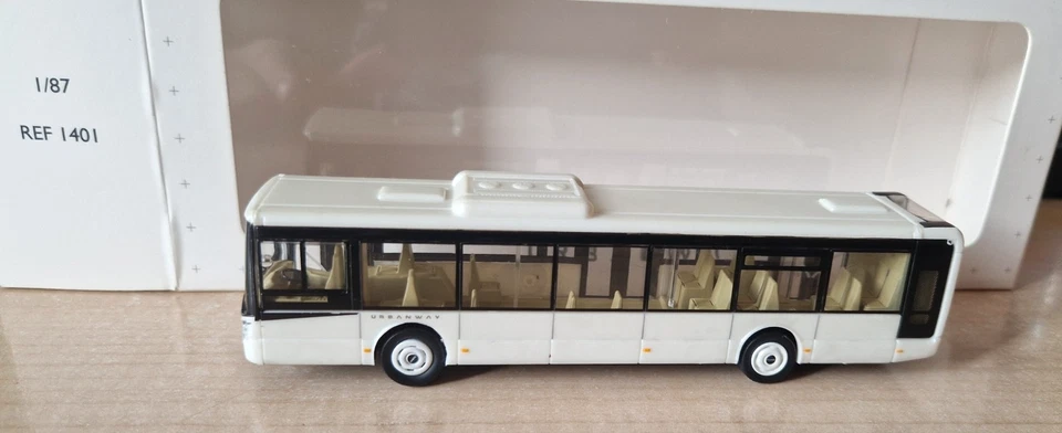Norev 1401 IVECO URBANWAY autobus urban 4x2 bianco 1:87 - Immagine 2 di 4