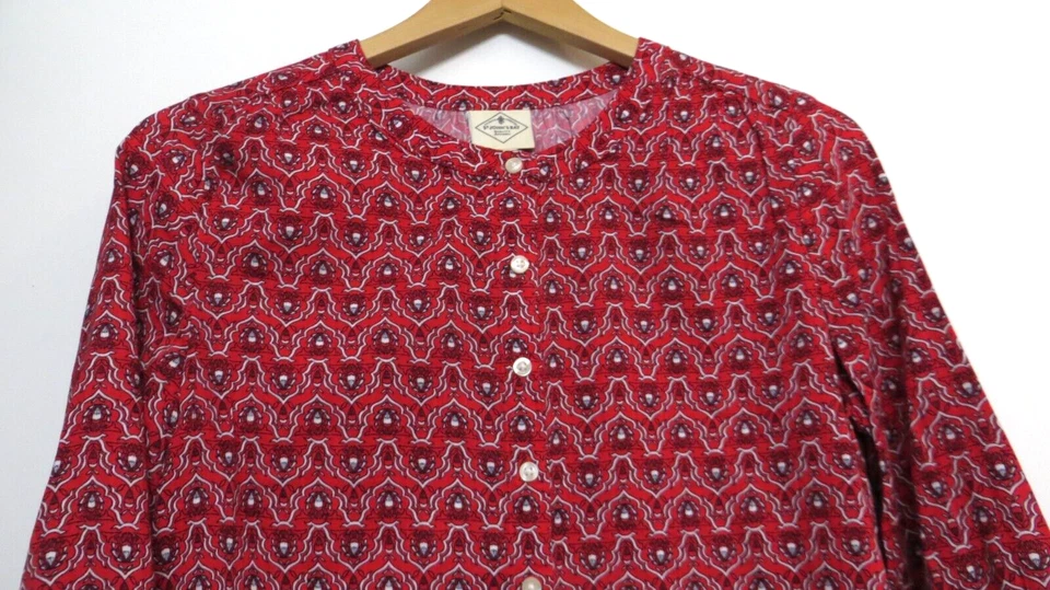 Camisa St. John's Bay para mujer pequeña roja multicolor manga 3/4 abotonada Foto 3 de 4