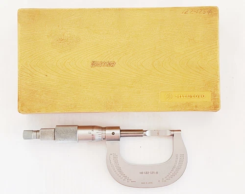 MITUTOYO 122-125 BLADE MICROMETER  0-1" Ratchet Stop .0001 Graduation W/ Case