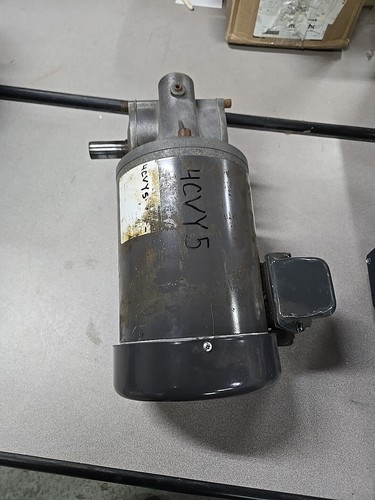DAYTON 4CVY5 AC Gearmotor: 84 RPM Torque, Single Left, CW/CCW - Picture 2 of 4
