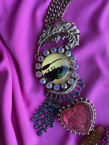 Betsey Johnson Vintage The Eyes Have It Blue Crying Eye Rainbow Lips Necklace - Picture 3 of 7