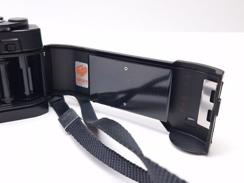 Appareil photo reflex argentique 35 mm Konica Autoreflex TC AVEC SANGLE ET FLASH TESTÉ - Photo 12 sur 17