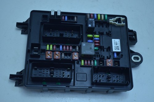 13-16 CADILLAC SRX 3.6L FUSE RELAY BOX OEM - Picture 3 of 24