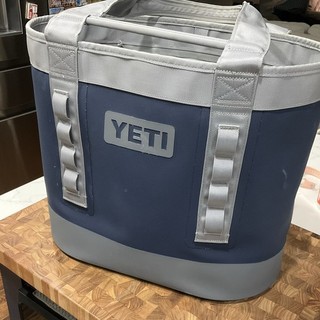 Bolsa refrigeradora YETI Camino 35 35 qt azul/gris cierre de cremallera plástico