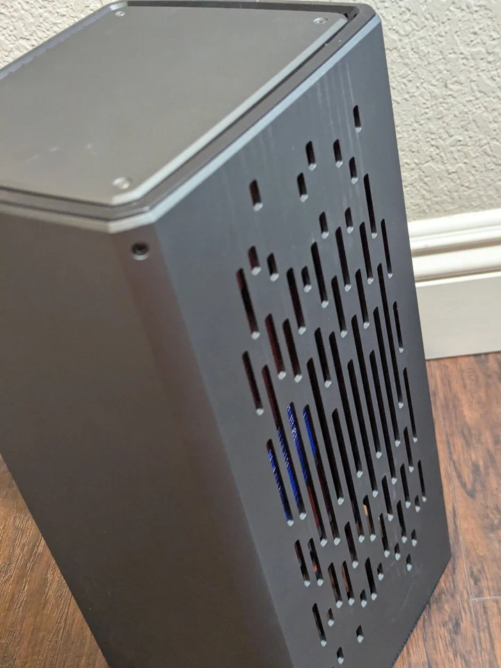 LOUQE Raw S1 Mk I (Rhodium Grey) Mini-Itx Computer Case - Image 4 of 4