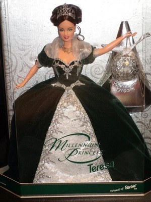 2000 MILLENNIUM PRINCESS TERESA Barbie Doll Dark Green Gown #25504