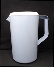 RUBBERMAID Blue Plastic 1-Gallon Pitcher