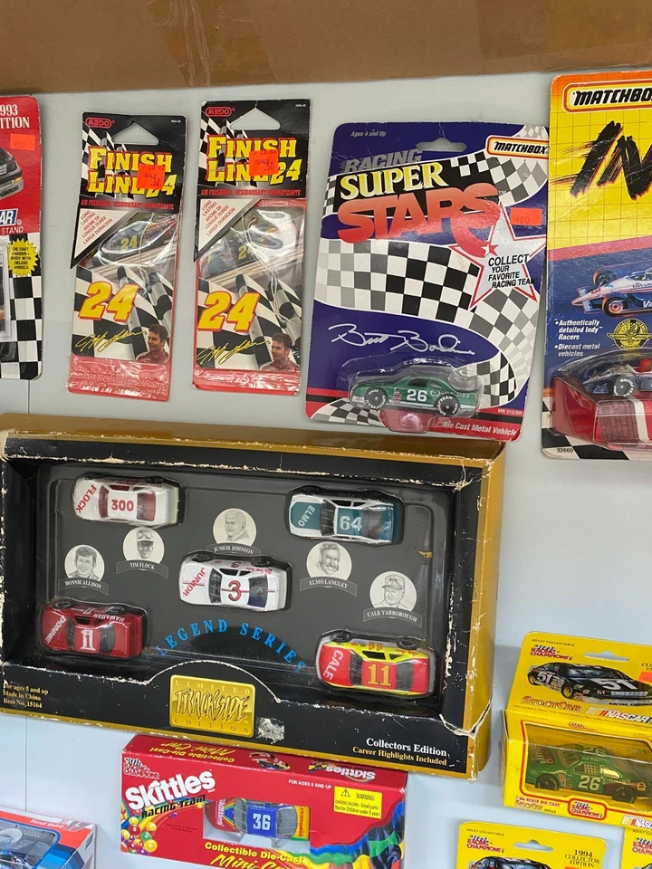 bonecos antigos Nascar diecast 1/64 20+ carros vencedores círculos campeões de corrida - Imagem 4 de 4