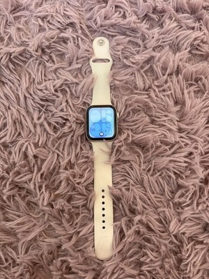 Nur GPS Apple Watch SE 3 44MM Starlight Aluminium Starlight Sportarmband MEHJ4LW/A