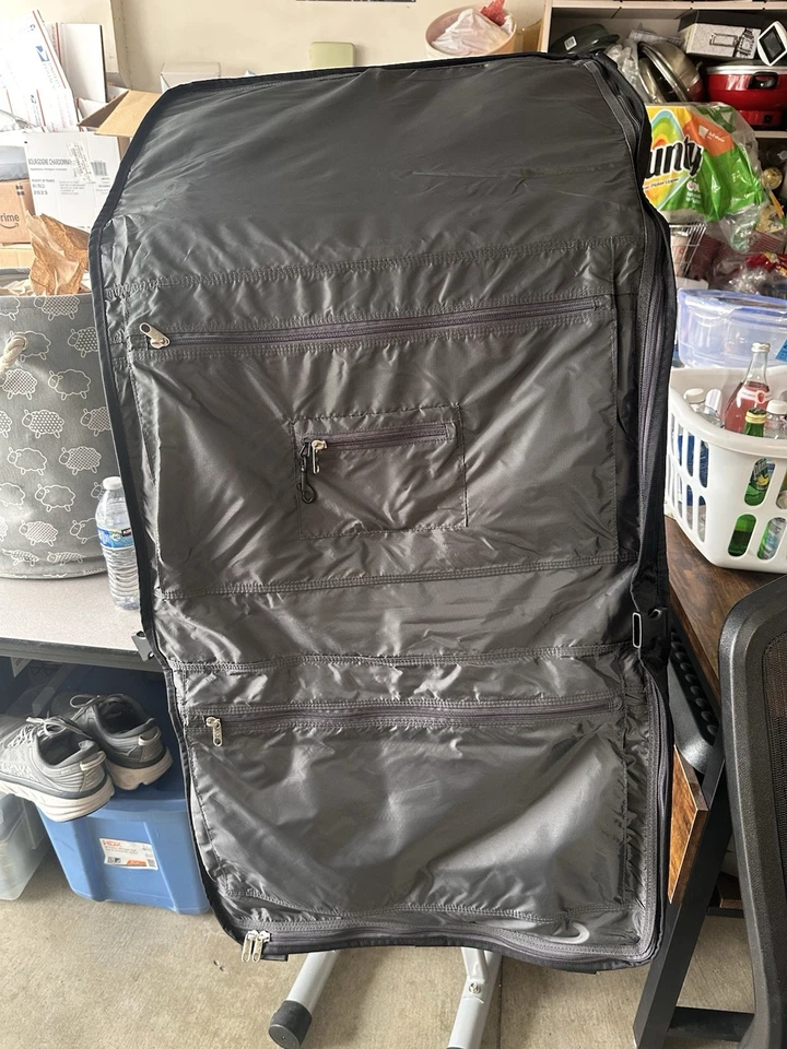 Skyway Trifold Luggage Hanging Garment Bag Suitcase Black  22" x 16" Lk Nw - Image 2 of 4