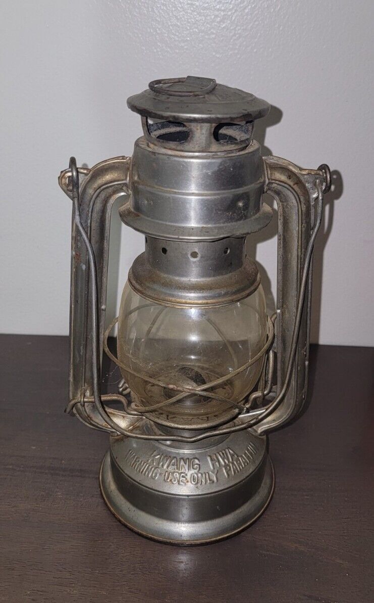 Vintage Kwang Hwa 235 Storm Lantern Chinese Hurricane Lamp Vintage Kwang Hwa 235 Storm Lantern Chinese Hurricane Lamp
