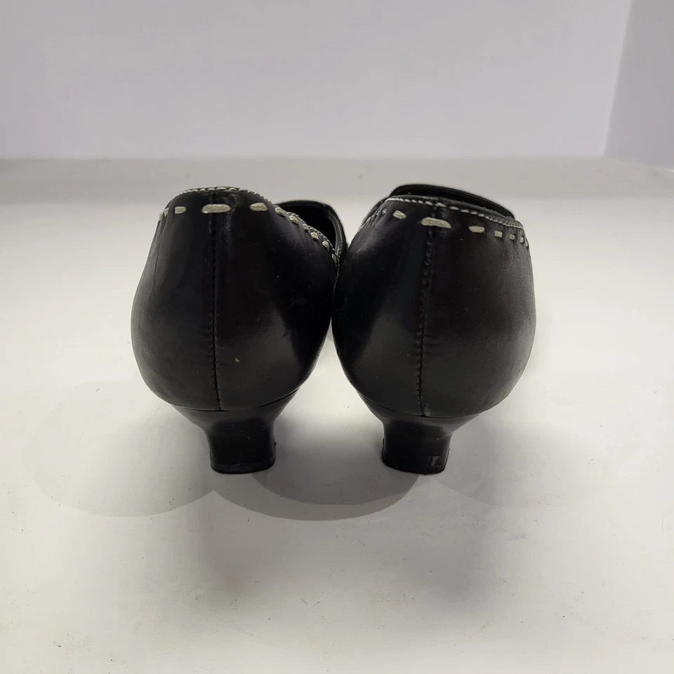 Zapato de tacón Aerosoles What's What para mujer talla 8 negro punta cuadrada lados abiertos Foto 2 de 4