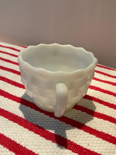 Vintage Milk Glass 2-Handled Sugar Bowl Diamond Cut Cube Pattern 2 3/8" Tall - Imagen 2 de 7