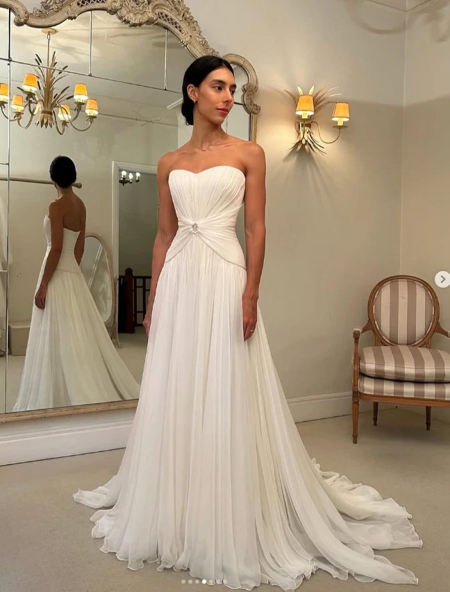 Elegantes Vestidos de Novia de Gasa Sin Tirantes Línea A Barrido Tren Cuentas Vestidos de Novia Foto 3 de 4