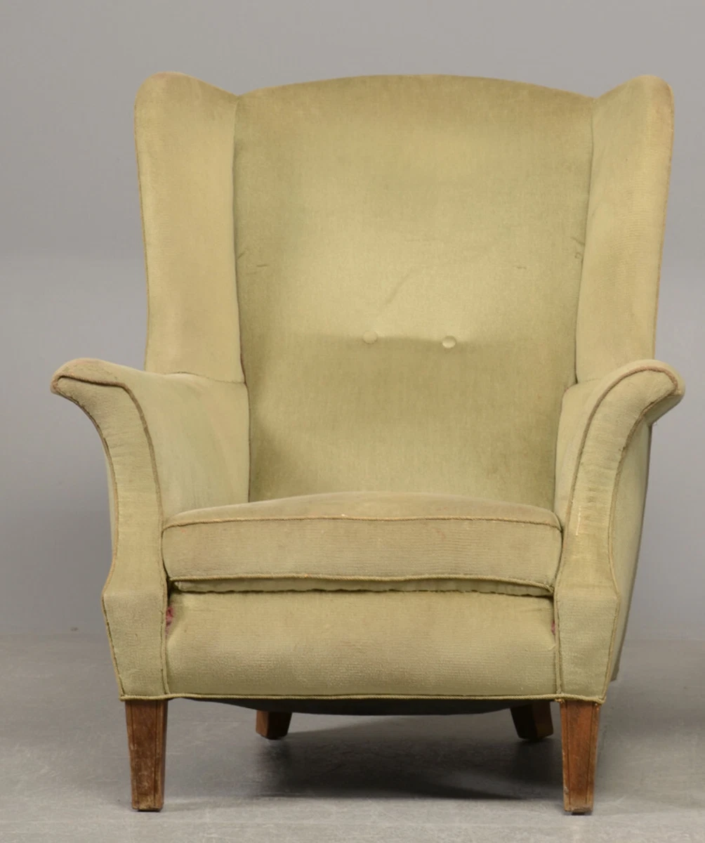 Green velvet antique online chair