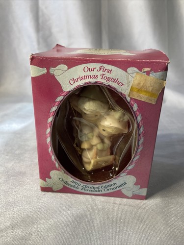 Precious Moments #587796 "Our First Christmas Together" Ornament - 1999 - Picture 4 of 5
