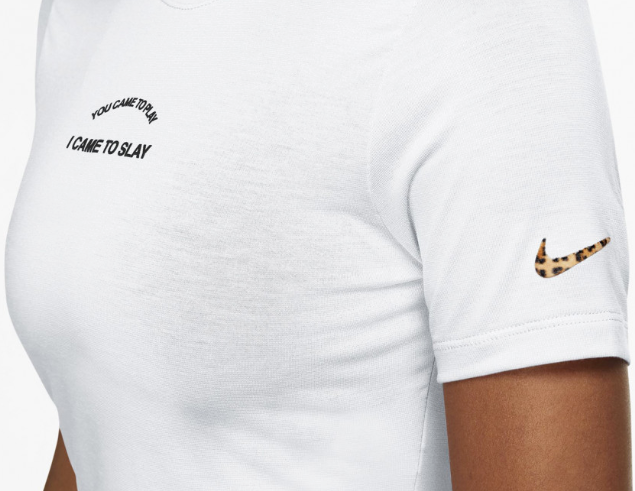NEW!! Nike Women's White Play/Slay Slim Fit Crop Top T