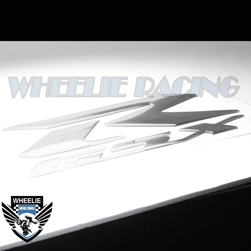 ADESIVO LOGOTIPO TANQUE DE COMBUSTÍVEL 6,25" 3D EMBLEMA FENDER/CARENAGEM/TANQUE DE COMBUSTÍVEL SUZUKI GSXR CROMADO PRATA - Imagem 3 de 3
