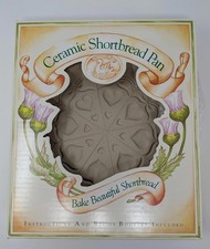 Brown Bag Cookie Art Stoneware Hearts Shortbread Pan 1994 - New