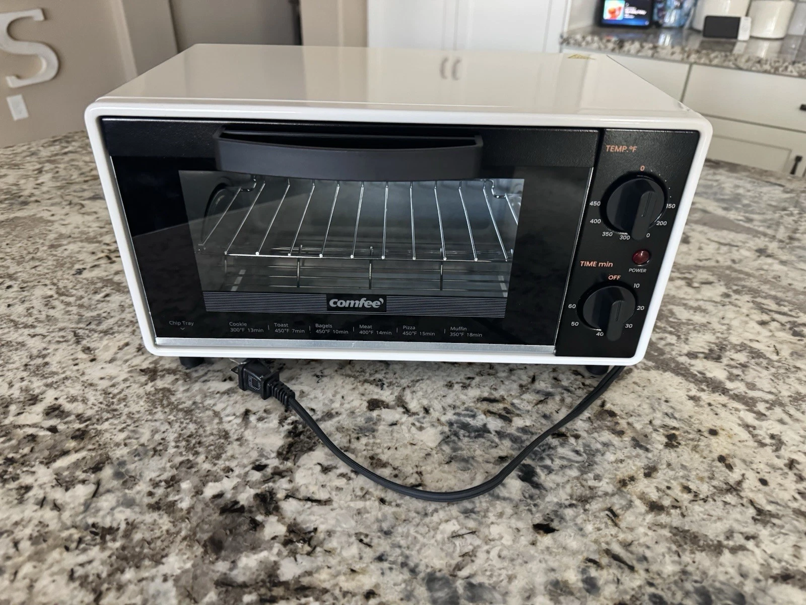 COMFEE' Mini 2-Slice Toaster Oven, Countertop 1000W, Black/White (CO-B08AA(BK))