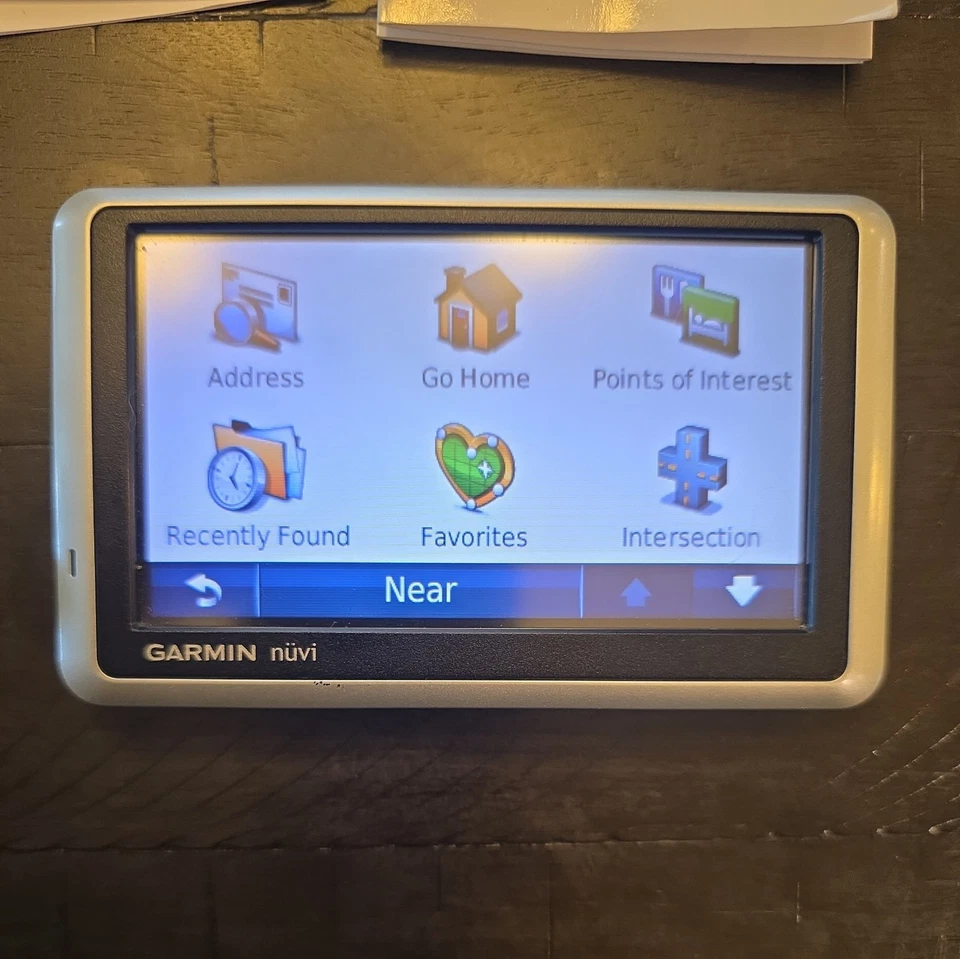 Garmin Nuvi GPS 1300 Series with Quick Start Manual Case & Bundle Car Cable - Image 2 of 4