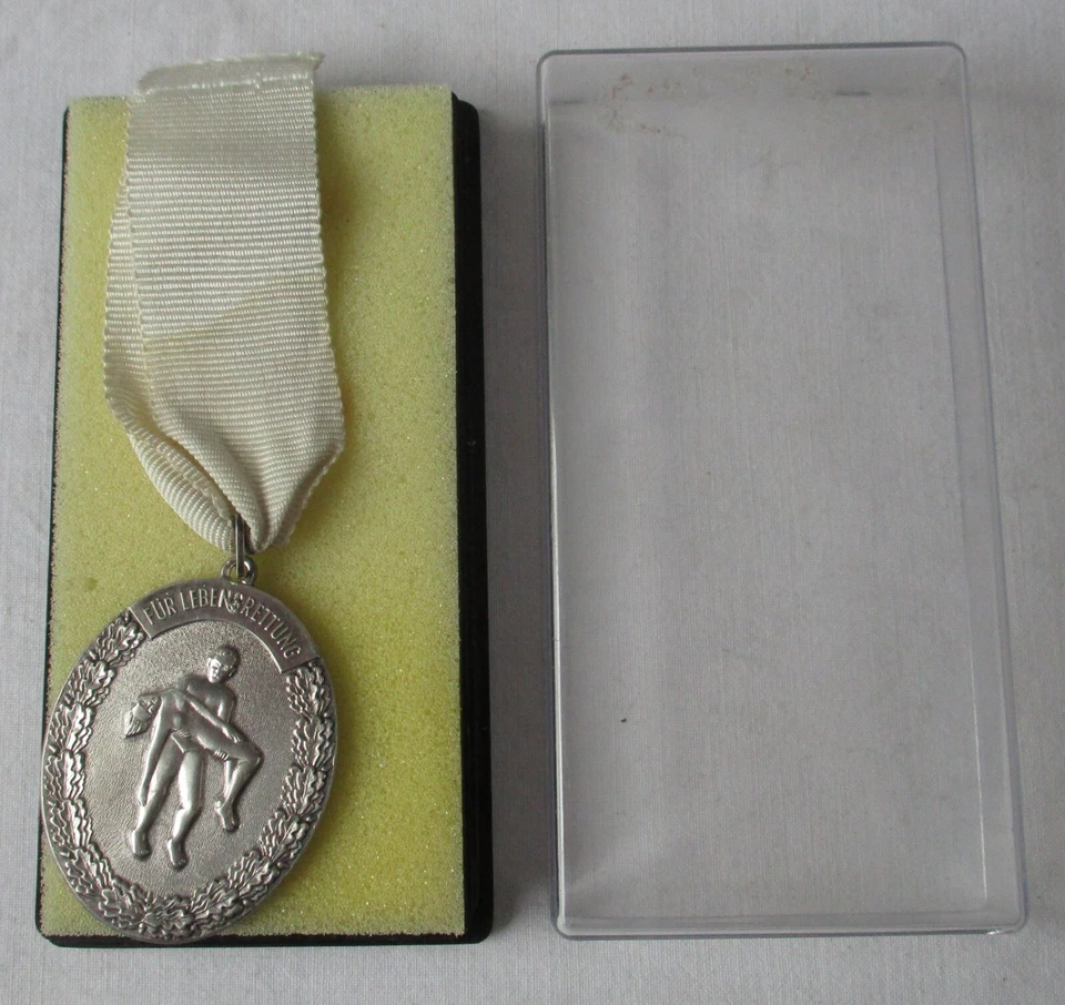 seltene DDR Lebensrettungsmedaille 900er Silber mit Nummer (108580) - Bild 1 von 1