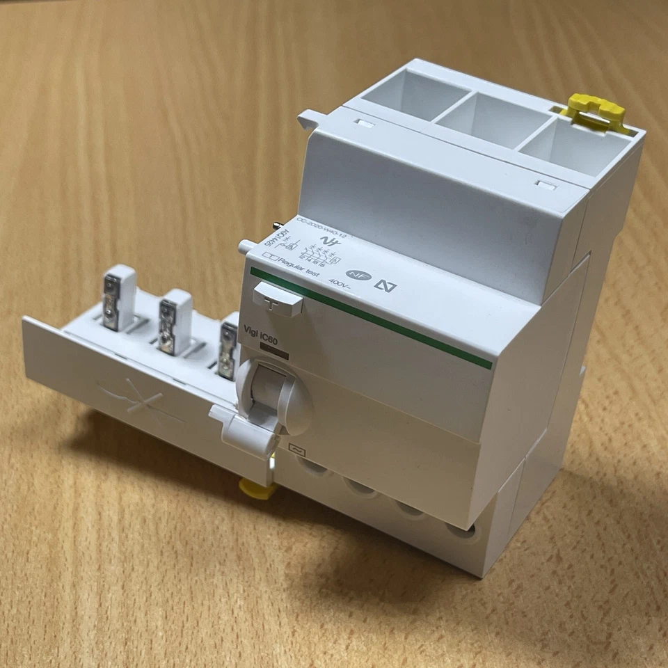 A9Q14425 Bloc différentiel tétrapolaire 25A / 300mA type AC Vigi IC60 SCHNEIDER - Photo 2/4