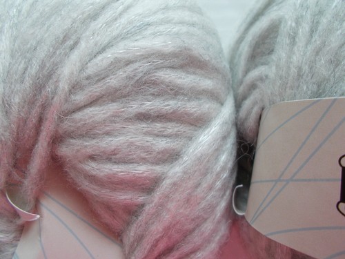 Lighthouse Alpine Valley wool blend yarn, Morning Dew, lot of 2 (120 yds ea) - Picture 2 of 2