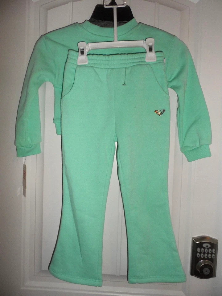 Adorable Roxy Niñas Talla 4T Verde Como Nuevo Conjunto Sudadera Pantalones Acampanados Camisa Recortada Foto 4 de 4